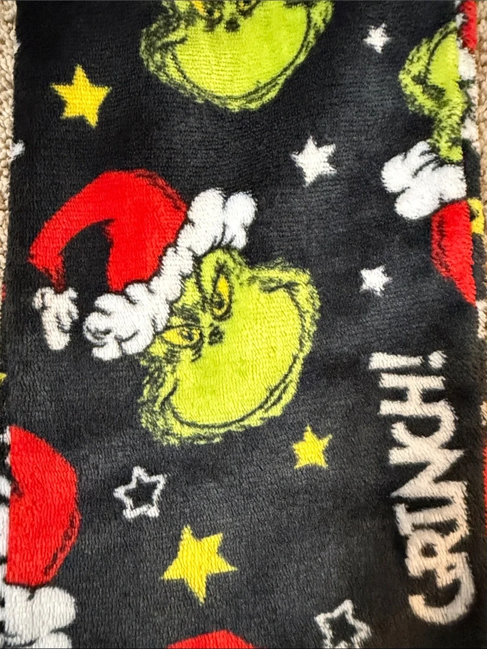 Kids' The Grinch Black Fleece Pajama Pants - Festive Holiday Print